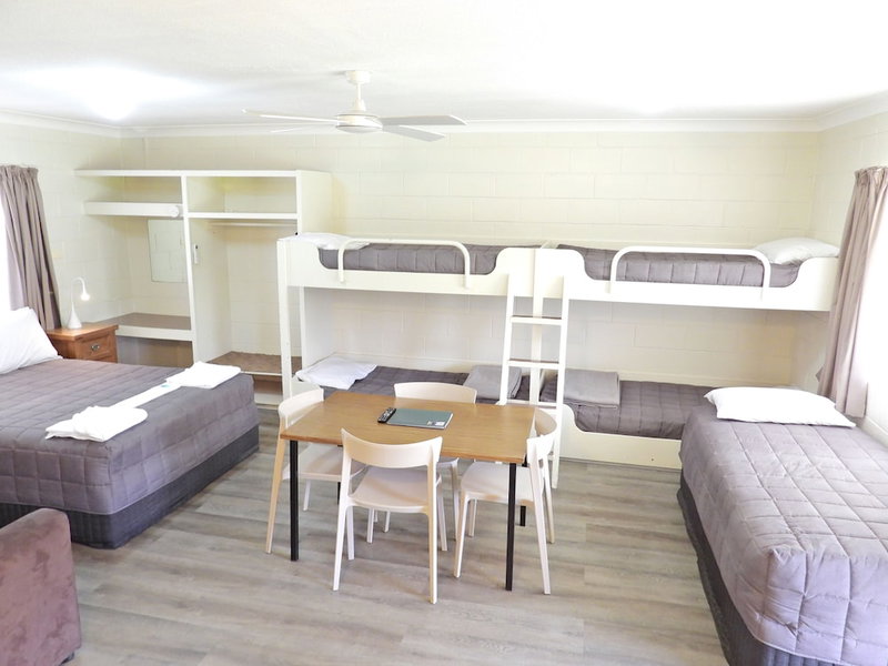 Warrumbungles Mountain Motel, Coonabarabran, Australia