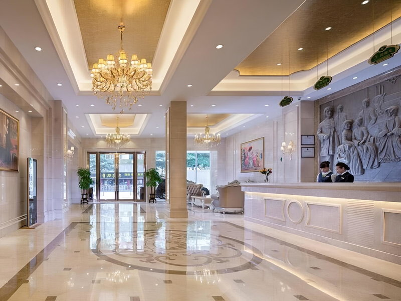 Vienna Hotel (Shenzhen Bao'an Centre Liutang Metro Station), Shenzhen, China