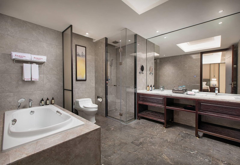 Ramada by Wyndham Xianning Xishan Mountain, Xianning, China