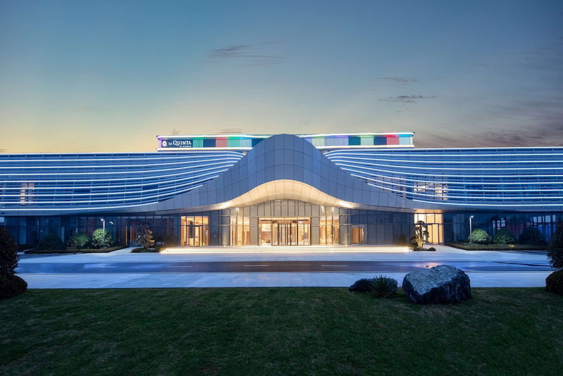 La Quinta by Wyndham Weifang South, Weifang, China