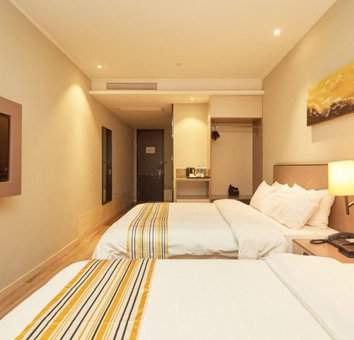 Home Inn Plus (Shanghai Pudong Airport), Shanghai, China