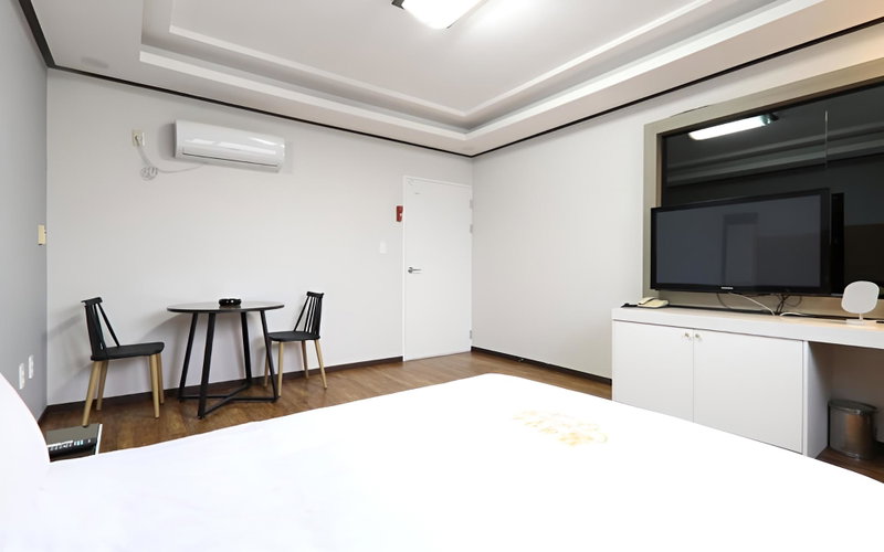 Jeju Pool House, Bataypora, South Korea