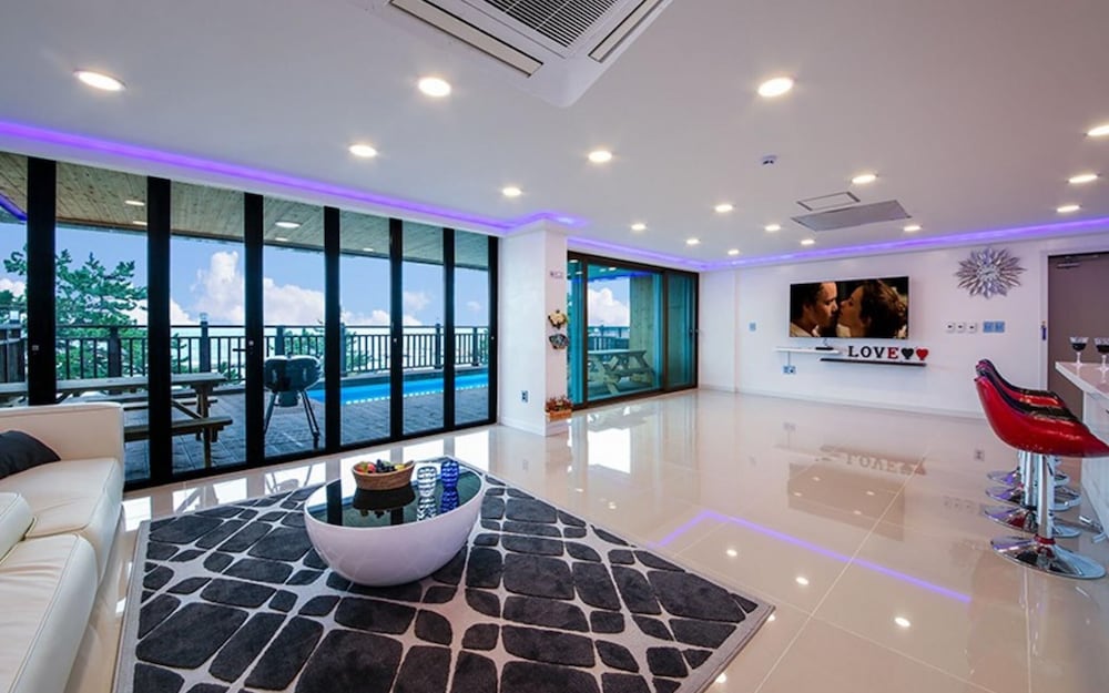 Pohang Blue Hill Pool Villa, South Korea