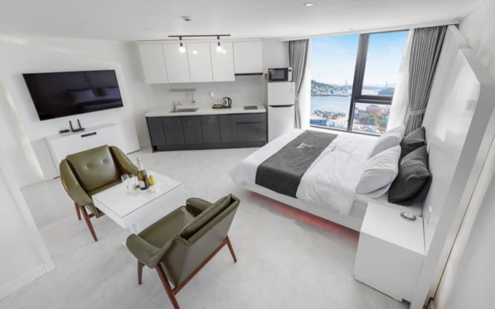 Yeosu Hue Pension & Hostel, South Korea