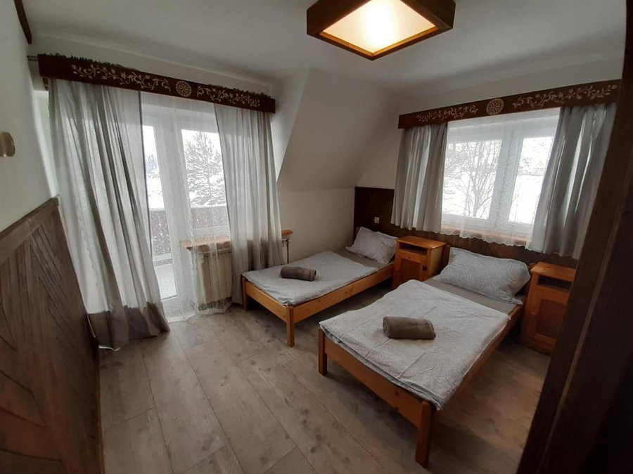 Na wierchu, Ząb, Poland