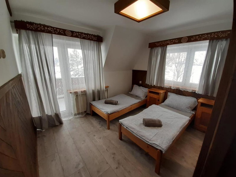 Na wierchu, Ząb, Poland