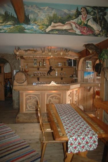 Na wierchu, Ząb, Poland