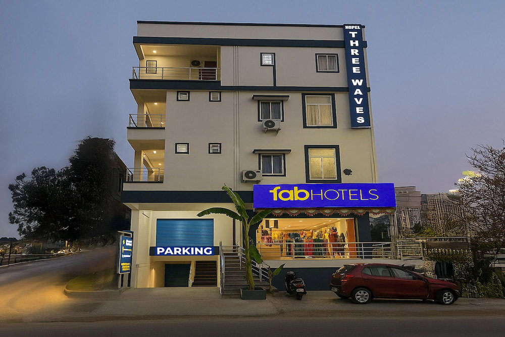Fabhotel Three Waves, India