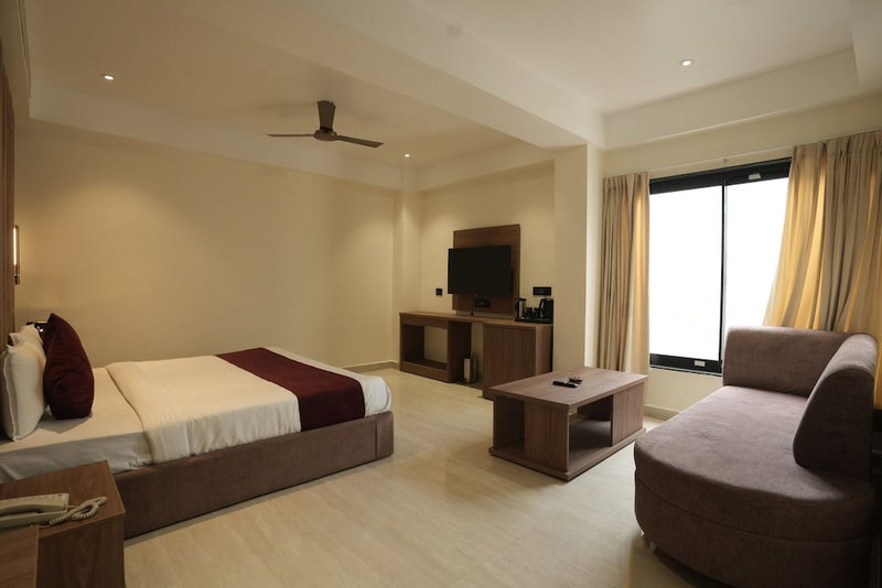 Hotel SS4 Crystals, Lucknow, India