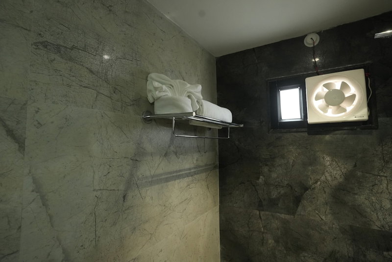 Hotel SS4 Crystals, Lucknow, India