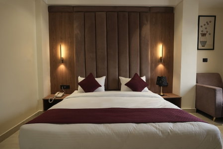 Hotel SS4 Crystals, Lucknow, India