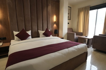 Hotel SS4 Crystals, Lucknow, India