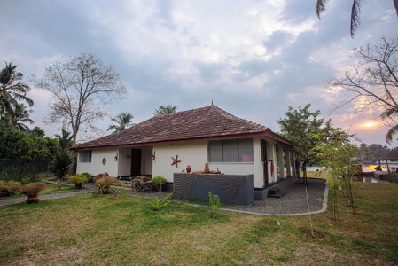 Baymaas Lakehouse, Kanayannur, India