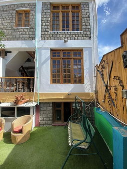 Nezer Hostel & Roof Top Cafe, Leh, India