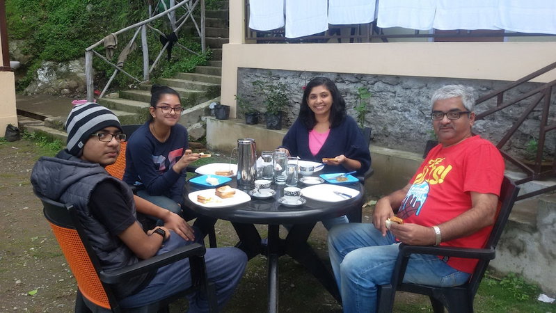 oak valley retreat homestay hostel cafe, Geyzing, India