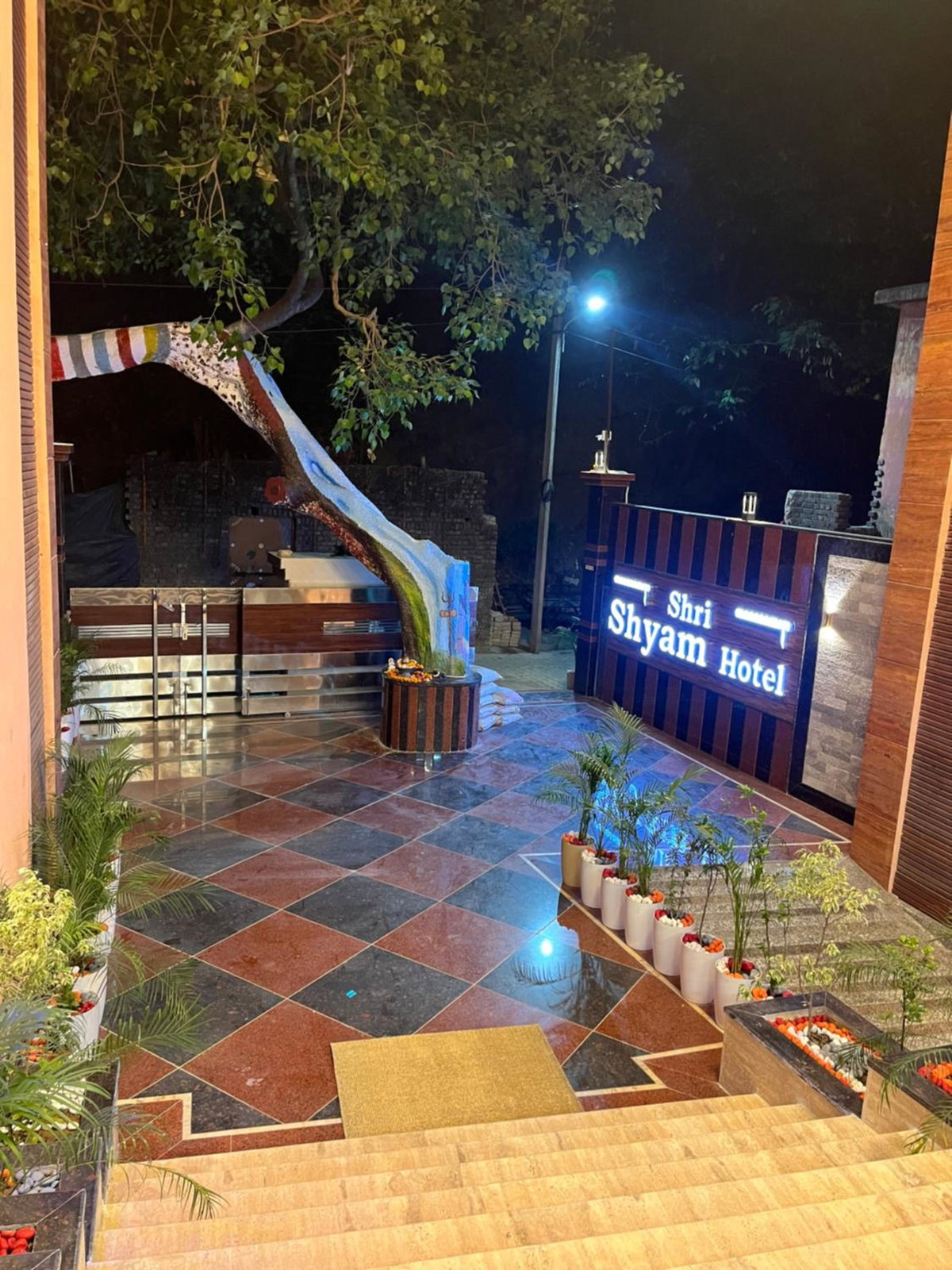 Hotel · Shri Shyam Hotel, Near Harkipauri, Haridwār