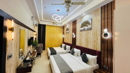 Shri Shyam Hotel, Near Harkipauri, Haridwār, India