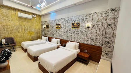 Shri Shyam Hotel, Near Harkipauri, Haridwār, India