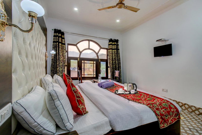 Hotel Royal Hameed, Srinagar, India