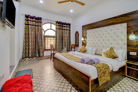 Hotel Royal Hameed, Srinagar, India