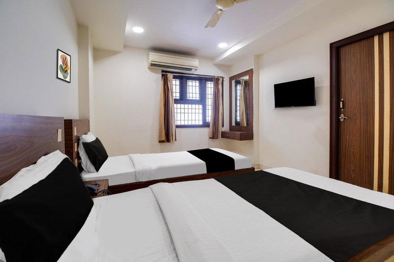 OYO Hotel O Allipuram Near Railway Station, Visakhapatnam, India