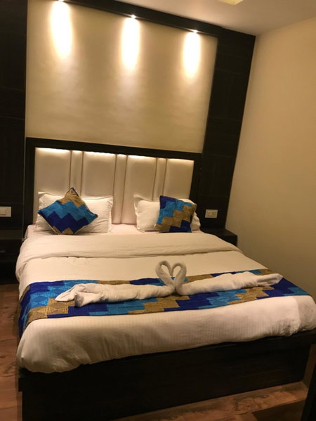Hotel Kabir Residency-4 MIN WALK TO GOLDEN TEMPLE, Amritsar, India