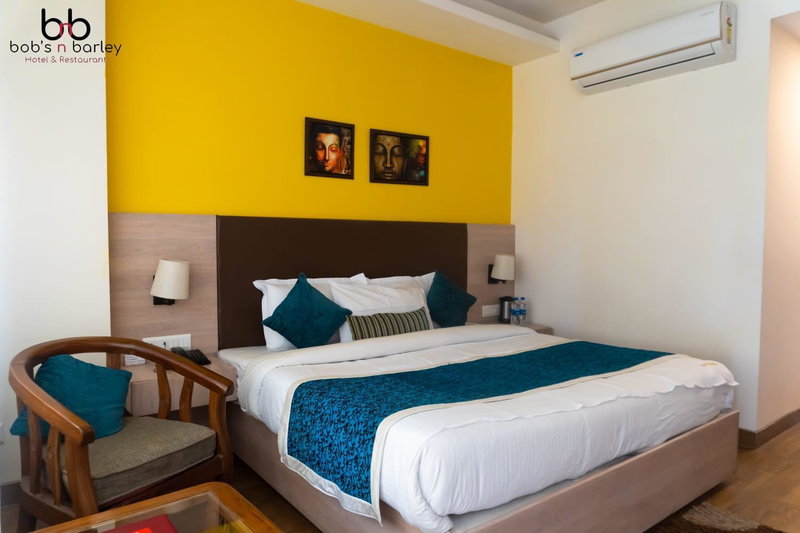 Hotel Bob's N Barley Luxury Room Best Hotel in McLeod Ganj, Dharamshala, India