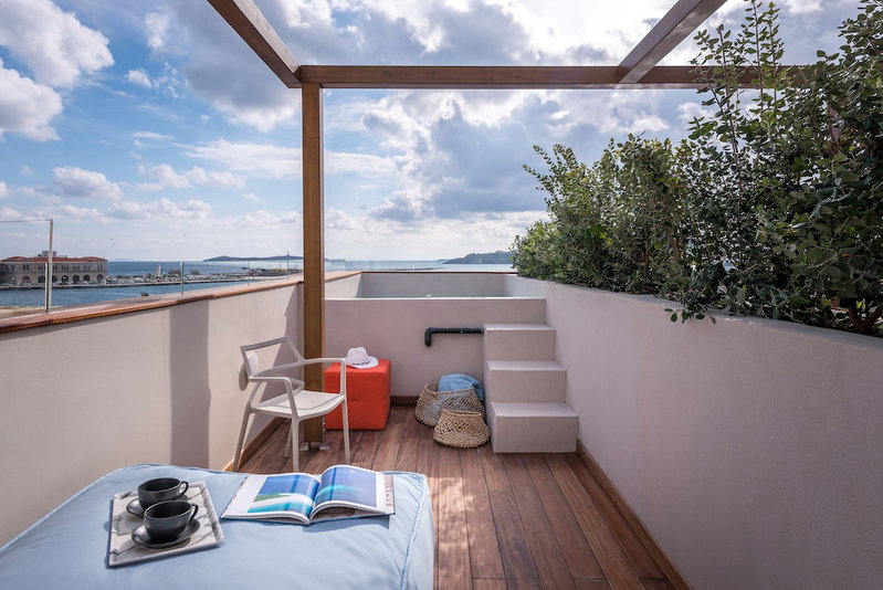 Shapes Luxury Suites, Syros, Greece