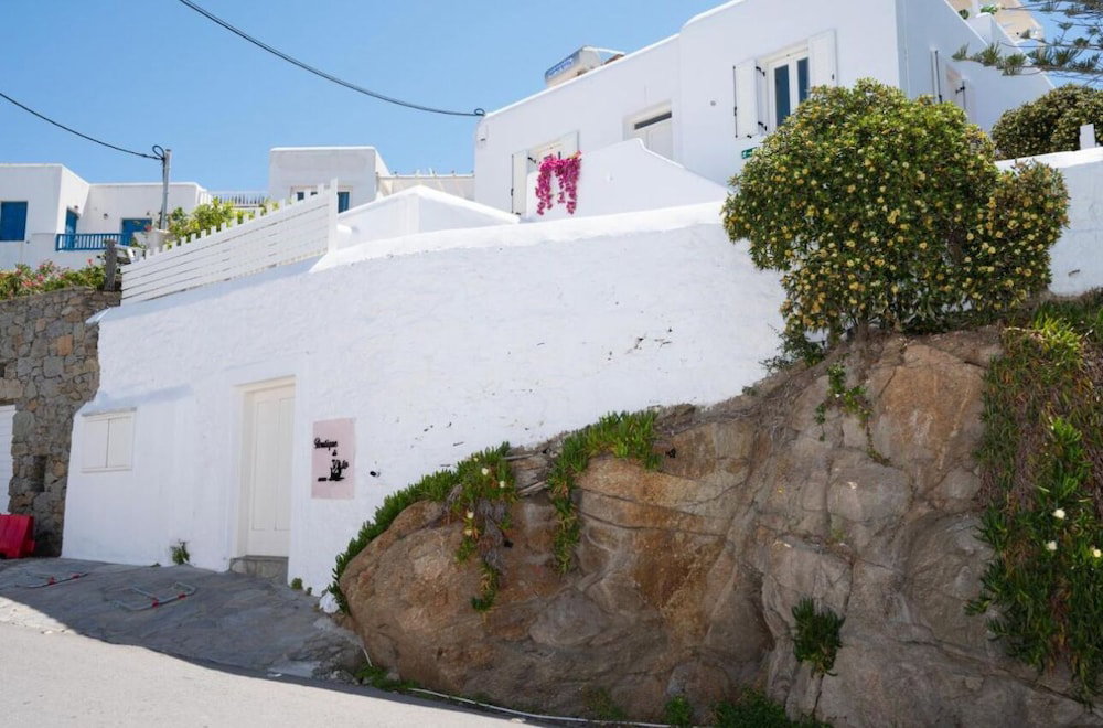 Boutique Di Vito, Grecia