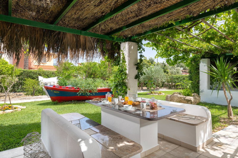 Elefteria Apts & Suites, Kolimbia, Greece
