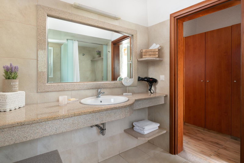 Elefteria Apts & Suites, Kolimbia, Greece