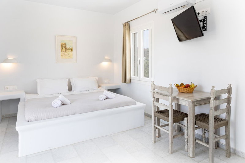 Helios Beach Studios, Plaka, Greece