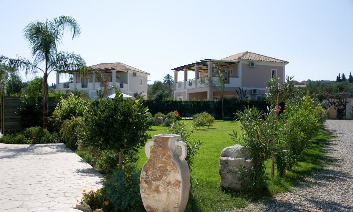 Mamfredas Luxury Resort, Greece