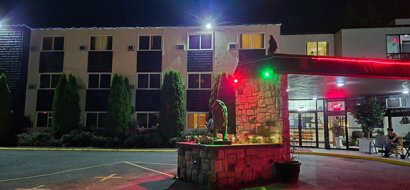 Ocean Marina Hotel, Port Alberni, Canada