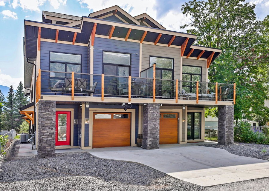 The Alpine Escape by Samsara Resort Top View Downtown 4BR & 3BTH, Canmore, Canada