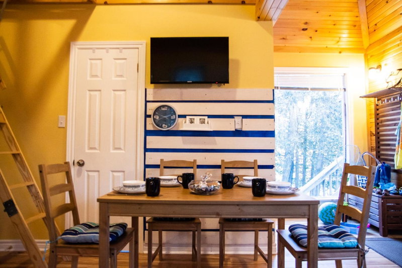 Myers Cave Resort, Cloyne, Canada