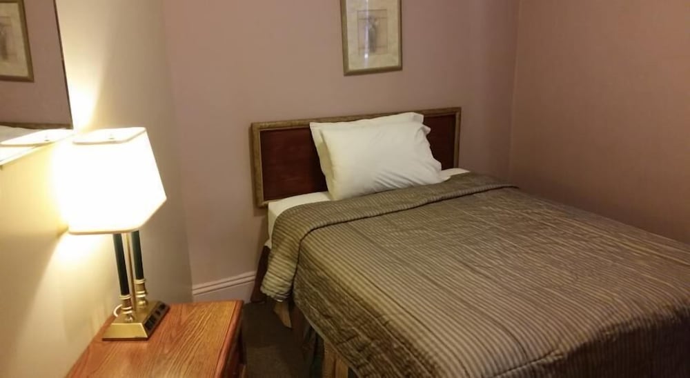 A Voyageur's Guest House, Canada
