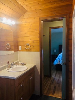 Midnight Sun Vacation Home, Whitehorse, Canada