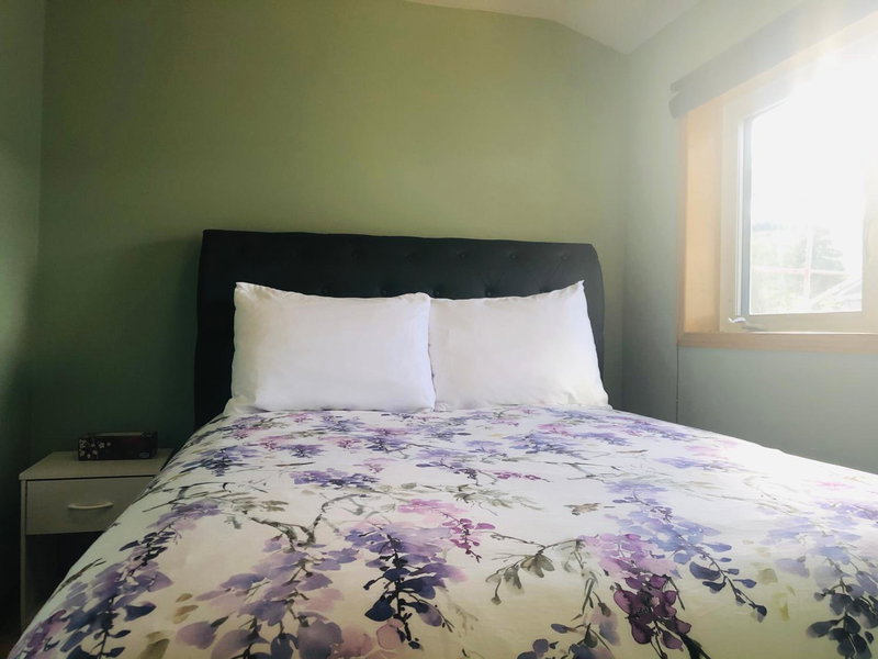 Midnight Sun Vacation Home, Whitehorse, Canada