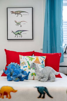 Triceratops Landing I Fire Place I Games I Netflix, Drumheller, Canada