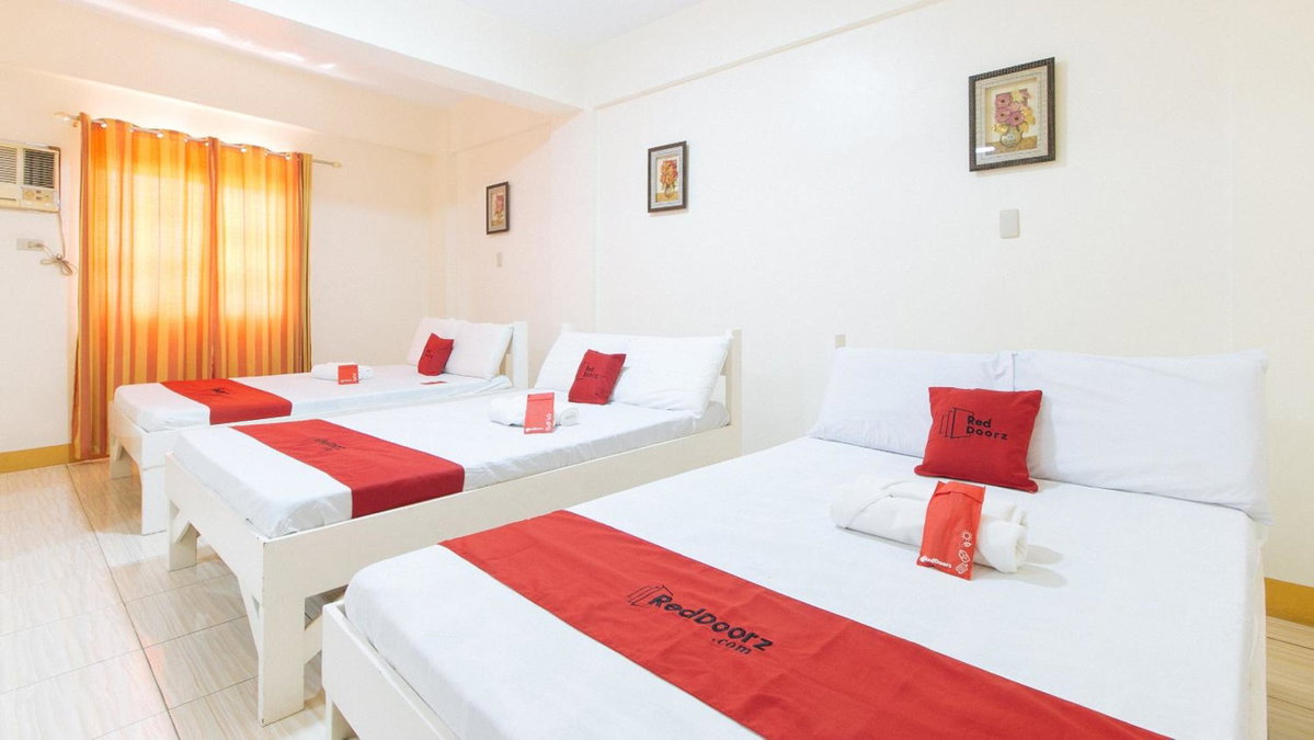 Hotel · RedDoorz @ Golden Skye Hotel Guagua, Guagua