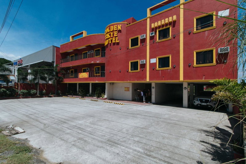 RedDoorz @ Golden Skye Hotel Guagua, Guagua, Philippines