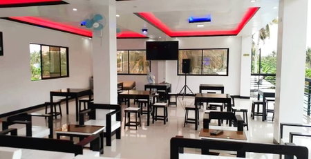 Strangers Inn & Bar, General Luna, Philippines