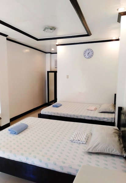 Strangers Inn & Bar, General Luna, Philippines