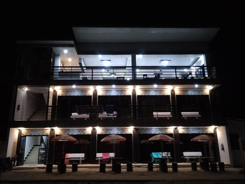 Strangers Inn & Bar, General Luna, Philippines