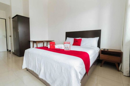 RedDoorz Plus at Banawe Quezon City, Manila, Philippines
