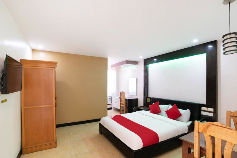 OYO 195 Ranchotel - Biñan, Biñan, Philippines