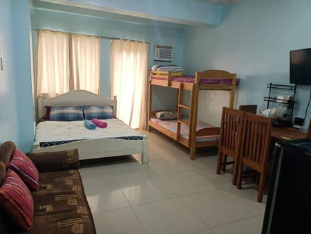 Kassel residence Mhavic Family room good for 5guest, Manila, Philippines