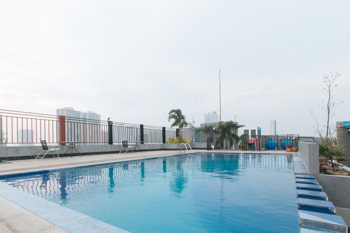 RedDoorz @ Melbourne Suites Makati, Philippines