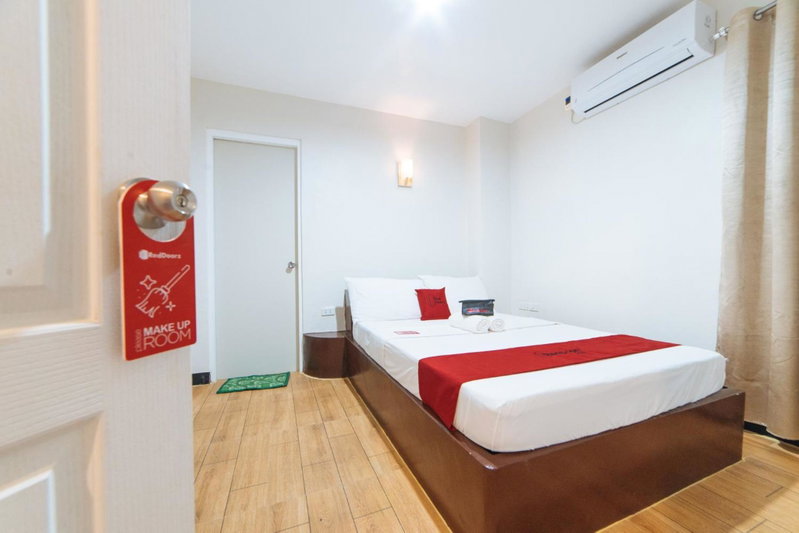 RedDoorz at Nirvana Pension House, Bacolod, Philippines